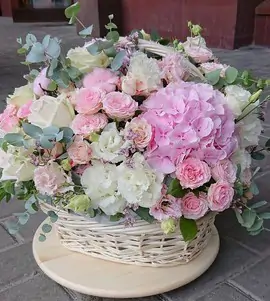 Корзина сборная из ассорти цветов №8