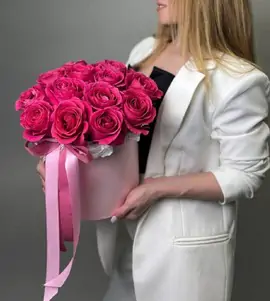Коробка с розовой розой
