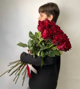 Монобукет из 15 красных роз 70см