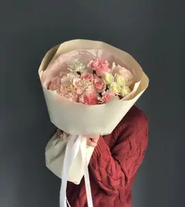 Сборный букет с гортензией, гвоздикой №6